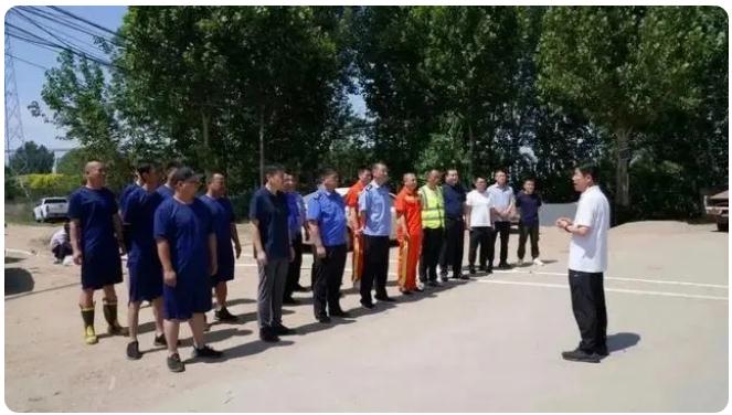 以練筑防！大興區(qū)魏善莊鎮(zhèn)組織開展防汛應(yīng)急專項(xiàng)演練活動(dòng)